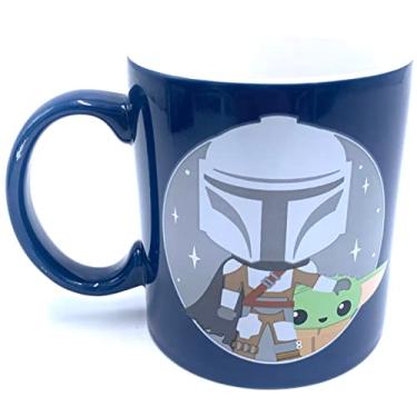 Imagem de Silver Buffalo Caneca de café de cerâmica Star Wars Mandalorian and the Child Baby Yoda Grogu Jumbo 590 ml - imagem em dois lados