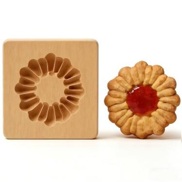 Imagem de Molde de biscoito de gengibre de madeira esculpida, molde de madeira 3D para assar biscoitos, prensa de biscoitos, conjunto de cortadores de biscoito com carimbo de biscoito rosa Provance, molde de
