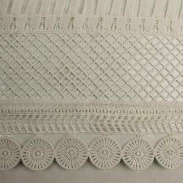 Imagem de Stylish FABRIC Judy Pattern - Tecido de renda/Sem Elástico 100% Poliéster Roupas Vestuário/Vestidos de Noiva/Decoração de Casa/Projetos DIY, Off White 3 metros
