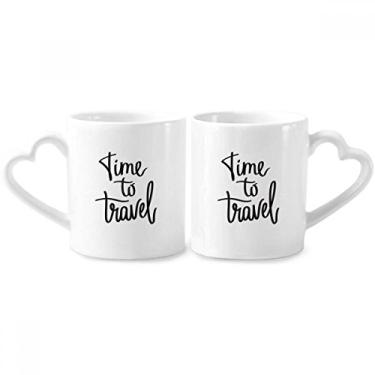Imagem de Time to Travel Quote Conjunto de canecas de porcelana para casais, copo de cerâmica com alça de coração