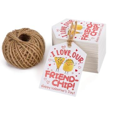 Imagem de WRAPAHOLIC Etiquetas de presente de Dia dos Namorados para crianças com cordão - 100 peças de etiquetas de papel com chip de amigo com barbante de juta natural de 30 metros para decoração de presentes
