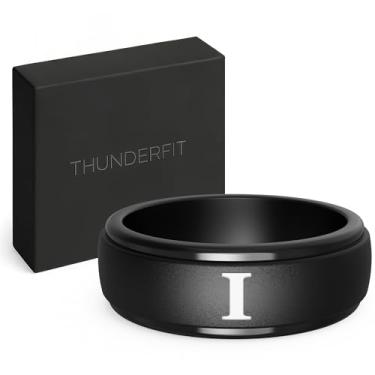 Imagem de ThunderFit Anel inicial de silicone preto para ele - Aliança de borracha personalizada de casamento com uma letra - Ajuste confortável - Presentes de aniversário exclusivos para homens, 12.5 - 13