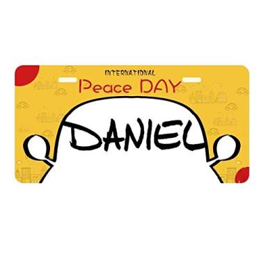 Imagem de DIYthinker Placa de licença Daniel com caligrafia especial para decoração de carro Dia da Paz