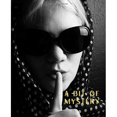 Imagem de A bit of Mystery: Shopper Journal Notebook Diary for Secret Customers Fast-Food Establishments Sit-down Restaurants Supermarkets Fashion Brands Gyms etc. (Mystery Money)