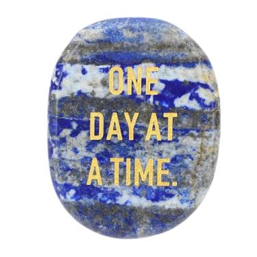 Imagem de Pedra da preocupação SIWOTED, um dia de cada vez, inspiradora, aumenta a confiança, dá poder, pedra do polegar para ansiedade (Lápis-lazúli)