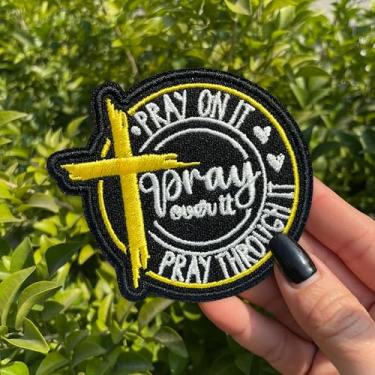 Imagem de Patch Cross Pray On It Over It 7,6 cm Versículo da Bíblia Religiosa Cristã Ferro On/Costurado Tecido Bordado Aplique Remendos para Caminhoneiro Chapéus Roupas Mochila, Acessórios DIY Amigos Mamãe