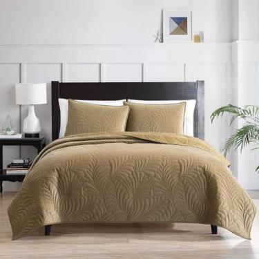 Imagem de Riverbrook Home Micah Conjunto de edredom acolchoado de veludo de 3 peças, Queen, dourado