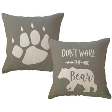 Imagem de ULOVE LOVE YOURSELF Pacote com 2 capas de almofada de urso Don't Wake The Bear Bege Bear Grey Background Cushion Covers Bear Paw Cabine/Camper Fronhas decorativas 45,7 x 45,7 cm (cinza)