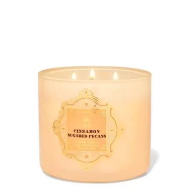 Imagem de Bath & Body Works, White Barn Vela de 3 pavios com óleos essenciais - 411 g - Aromas de Natal e inverno 2021! (nozes canela açucaradas)
