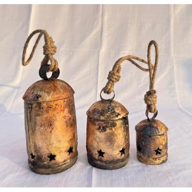 Imagem de Conjunto de 3 sinos gigantes de vaca Harmony enormes vintage feitos à mão rústico Lucky Christmas pendurado em corda sinos de Natal para decoração (sinos grandes rústicos, 10 cm, 15 cm, 20 cm)