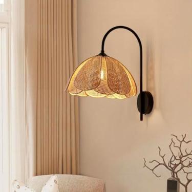 Imagem de Luminária de parede criativa em formato de flor, feita de bambu e rattan, com soquete E27 e design retrô. Ideal para sala de estar, sala de jantar, quarto, corredor, escadas e restaurantes.