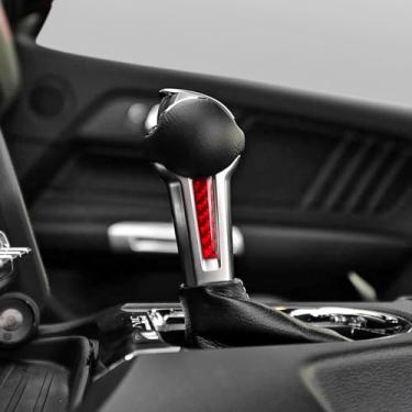 Imagem de BETTERHUMZ Compatível com Ford Mustang 2024 2025 Fibra de Carbono Console Central Adesivo Decoração de Mudança de Engrenagem Acessórios de Ajuste Interior do Carro (Vermelho)