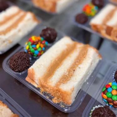 Imagem de Embalagem de Festa para Torta/Bolo + 3 Docinhos c/ Ad Personalizado Fe