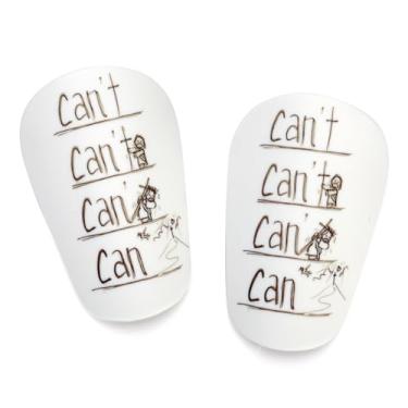 Imagem de 2 mini caneleiras, caneleiras de futebol de 10 x 6 cm, caneleiras protetoras, caneleiras de futebol, suprimentos de proteção para crianças, jovens e adultos (impressão branca com palavras amarelas)