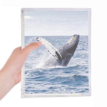 Imagem de Caderno com imagem natureza de peixe jubarte oceano com folhas soltas diário recarregável