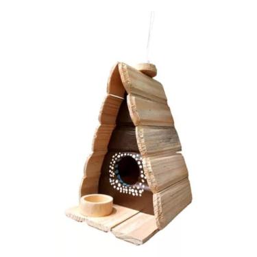 Imagem de Chalé de Passarinho Feito de Madeira com Comedouro - Decoração de Jard