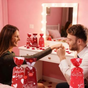 Imagem de 50 unidades de sacos de guloseimas de celofane vermelho, sacos de presente de dia dos namorados com padrões de coração para doces e presentes, sacos de brindes de coração