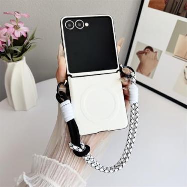 Imagem de Capa magnética para celular em couro fosco com alça de pulso para Samsung Galaxy Z Flip 7 Fe 6 4 3 5g, compatível com Z Flip 5 6 7 (para Galaxy Z Flip 3 5G/Branco)