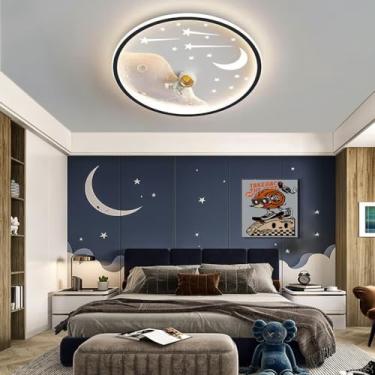 Imagem de Luminária de teto LED infantil com intensidade regulável e controle remoto. Luminária criativa de teto com desenho animado, cúpula em formato de estrela e lua. Ideal para decoração de quarto