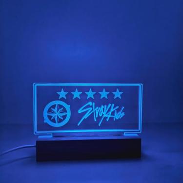 Imagem de Viwezspeex Lâmpada LED 3D Stray Kids com 7 modos de mudança de cor, luz decorativa de acrílico e base de madeira alimentada por USB para presente de fãs