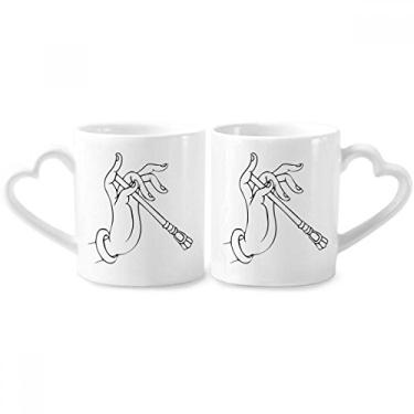 Imagem de Conjunto de canecas de porcelana para casais, estampa de linha de desenho de mão da cultura com alça de coração