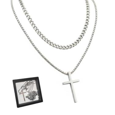 Imagem de Qvunwlin Conjunto de 2 colares minimalistas de cruz de aço inoxidável, pingente religioso de prata em camadas para homens e mulheres