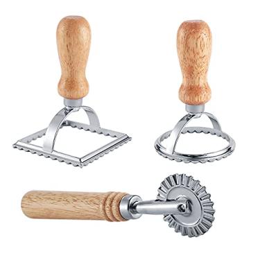 Imagem de Cortador de carimbo para máquina de ravioli com conjunto de rolo, molde para máquina de macarrão com cabo de madeira e borda canelada, cortador de ravioli e carimbo de prensagem – para massa, lasanha