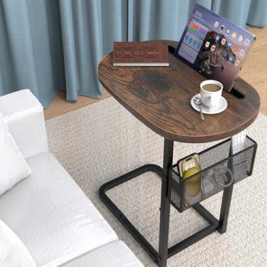 Imagem de Mesa lateral de sofá com mesa grande, bandeja de TV, altura ajustável com cestas de armazenamento, moldura de metal forte e estável, para sofá, cabeceira, assistir TV, refeições, lanches e laptop