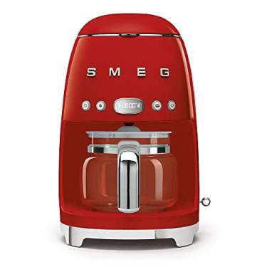 Imagem de Smeg Máquina de café por gotejamento DCF02RDUK, modo de início automático, filtro reutilizável, display digital, sistema anti-gotejamento, opção de intensidade de aroma, tanque de 1,4 litros, vermelho
