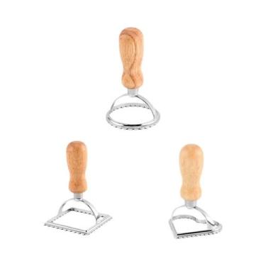 Imagem de Cortador De Ravioli Com Cabo De Madeira Para Massas, Bolinhos, Lasanha