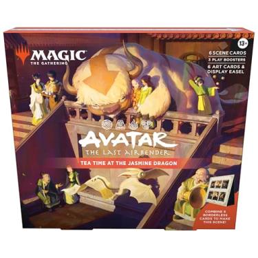 Imagem de Magic: The Gathering | Avatar: The Last Airbender Scene Box 2 - Tea Time at The Jasmine Dragon | 6 Foil Borderless Scene Cards, 6 Art Cards, 3 Play Boosters + Display Easel