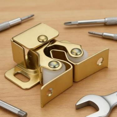 Imagem de Trava de porta de armário, trava de rolo duplo colorido com parafusos de montagem, pequena trava de armário de aço zincado para gavetas