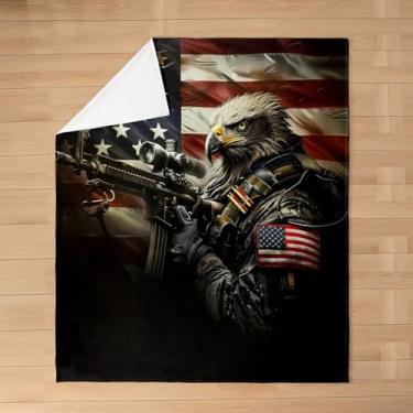 Imagem de Mantas de flanela camuflada com bandeira americana, cobertores de lã macios e quentes de águia americana para mulheres, meninas, cobertores felpudos com tema militar moderno, mantas fofas de soldado