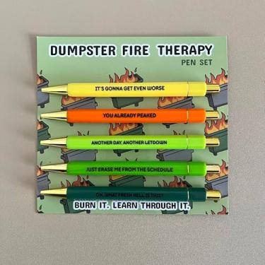 Imagem de Jxueych Conjunto de canetas de ansiedade hilariante – o presente peculiar perfeito para amigos e colegas de trabalho Laugh Away Stress Work Bestie Gifts (Dumpster Fire)