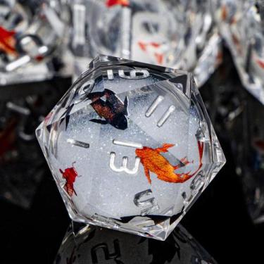 Imagem de Conjunto de dados ARUOHHA DND Liquid Core Koi Fish para jogo de RPG de