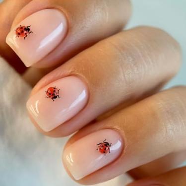 Imagem de Kit de unhas de pressão curto médio quadrado nude cola falsa conjunto de unhas com design simples cobertura completa bastão falso artificial em unha de acrílico para mulheres uso diário 24 peças