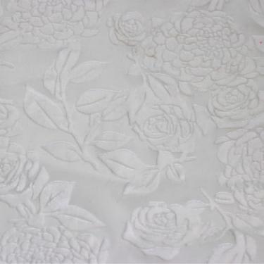 Imagem de Tecido de veludo Burnout impresso sem costura de nylon poliéster de 150 cm – floral médio, médio-leve 125 g/m², elástico bidirecional (Off White, 10 jardas)