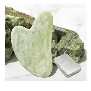 Imagem de Rolo de jade e ferramenta facial Gua Sha | Massagem de pele para rosto corpo olhos pescoço estilo coração com bolsa de viagem | Presente de cuidados com a pele (verde claro)