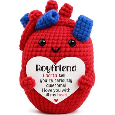 Imagem de Mini Romantic Gifts for Boyfriend from Girlfriend – Handmade Crochet Heart, Valentine’s Day & Anniversary, Birthday, Christmas Stocking Stuffer, Long Distance, Small Meaningful Present for Him