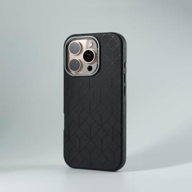 Imagem de YOGISU Capa de couro sintético com elementos geométricos para iPhone 16 Pro Max, carregamento sem fio, lente de liga, capa rígida (para iPhone 16 Pro Max/preto)
