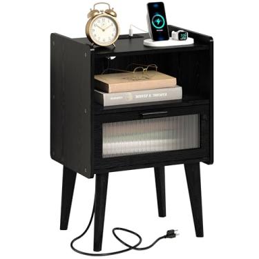 Imagem de MMEOLUOOK Mesa de cabeceira com estação de carregamento, mesas de cabeceira com porta decorativa de vidro, mesa de canto de grão de madeira preta, mesa lateral com espaço de armazenamento de 2 camadas