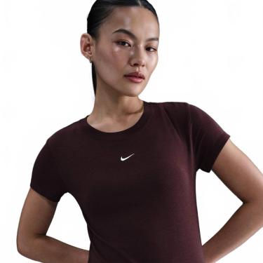 Imagem de Camiseta Nike Sportswear Chill Knit Feminina-Feminino