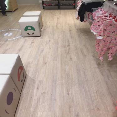 Imagem de Piso Vinilico Spc Rígido 5mm com Manta Clf Aqualux Quality Floor - caixa com 2,2 Unidade - Chelsea