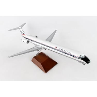 Imagem de Daron Skymarks Delta MD-80 Widget Livery Model Kit with Wood Stand (1/100 Scale)