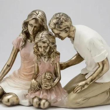 Imagem de Escultura Família Casal Com Filha e Pet - Espressione