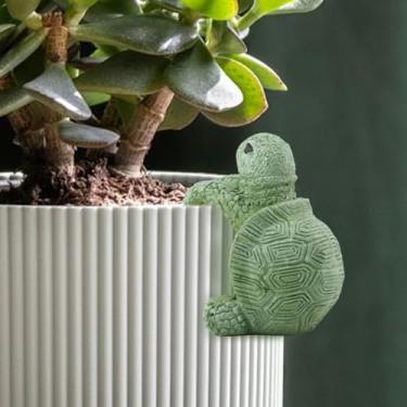 Imagem de Restynic Decorações de vaso de flores – Estátua realista de tartaruga de resina, abraço de panela e ornamento para pendurar | Design realista de escalada para jardim, aquário e casa – Essencial para