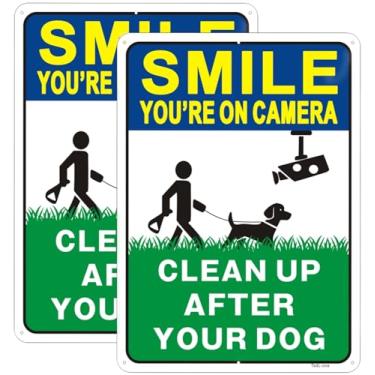 Imagem de Pacote com 2 placas Clean Up After Your Dog – Smile You're on Camera, 25 cm x 18 cm de alumínio refletivo pegar após o sinal do seu cachorro, sem placas de cocô para quintal, livre de ferrugem e