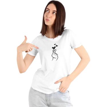 Imagem de Camiseta Casual Feminino com Estampa Mão Coreana e Gola Redonda-Feminino