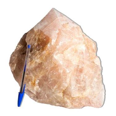 Imagem de 01 Cristal Rosa Pedra Pé e Bico Serrado 8 a 9Kg 20cm Tipo B - Cristais