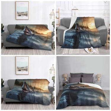 Imagem de Cobertor macio e aconchegante para cama ao anoitecer, cobertor de flanela de tubarão, 167 x 228 cm, cobertor respirável para sofá, cobertor leve, antiestático, para sofá, acampamento